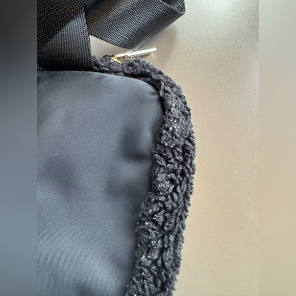Lululemon Fleece Everywhere Belt Bag - Picture 14 of 14
